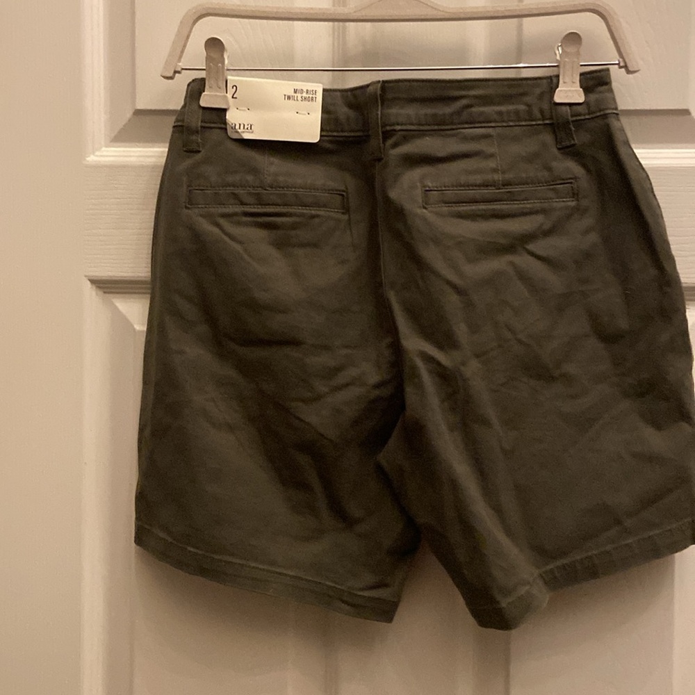 Ana- size 2 mid rise twill shorts - Picture 6 of 6
